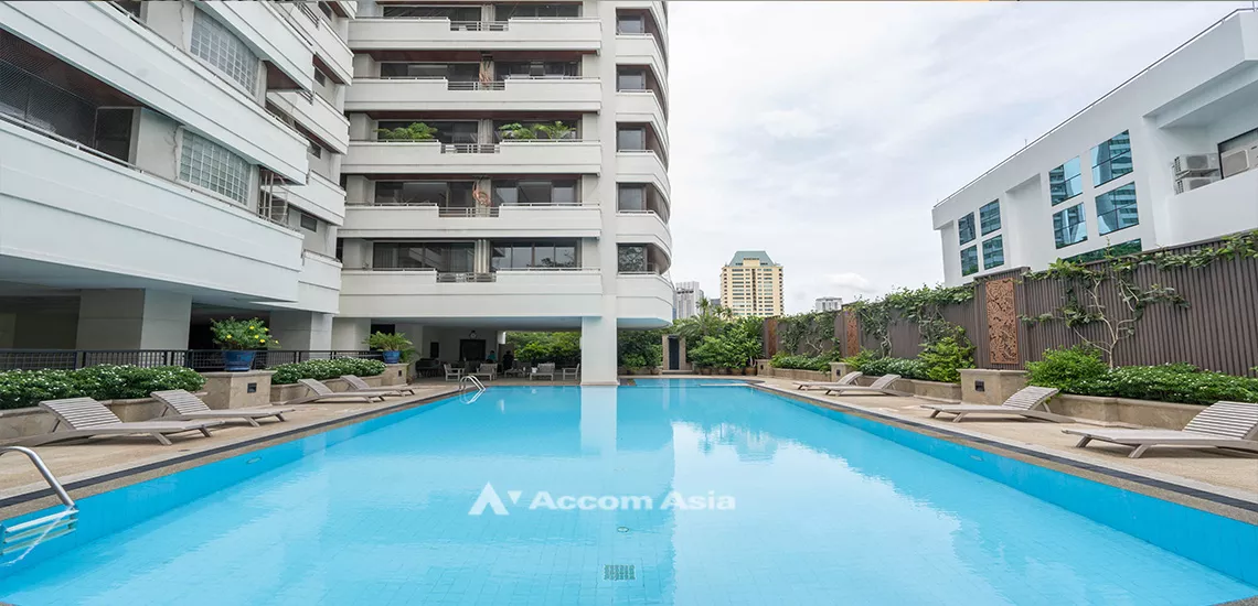 Big Balcony |  3 Bedrooms  Apartment For Rent in Sukhumvit, Bangkok  near BTS Asok - MRT Sukhumvit (1007401)