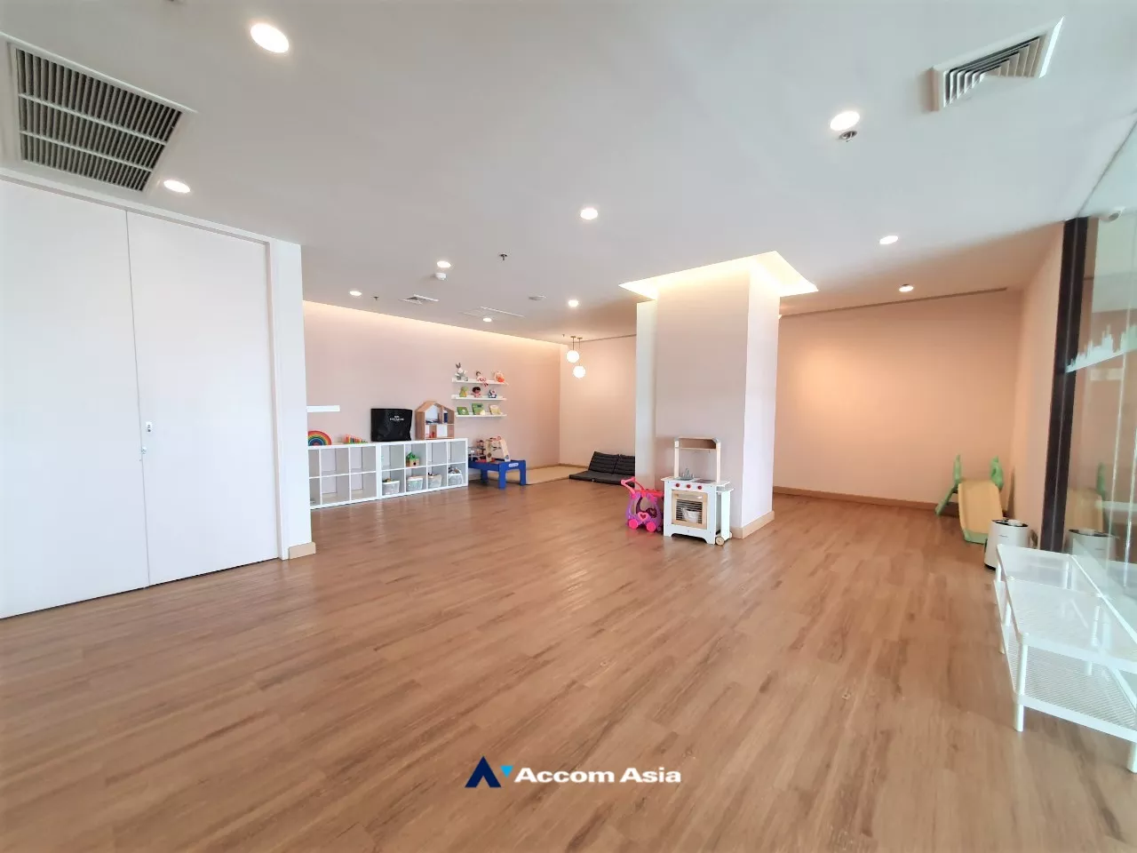  2 br Condominium For Rent in Sukhumvit ,Bangkok BTS Asok - MRT Sukhumvit at The Lakes AA24929