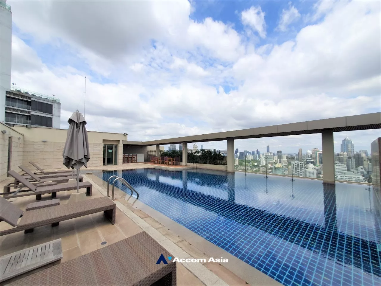  2 br Condominium For Rent in Sukhumvit ,Bangkok BTS Asok - MRT Sukhumvit at The Lakes AA29978