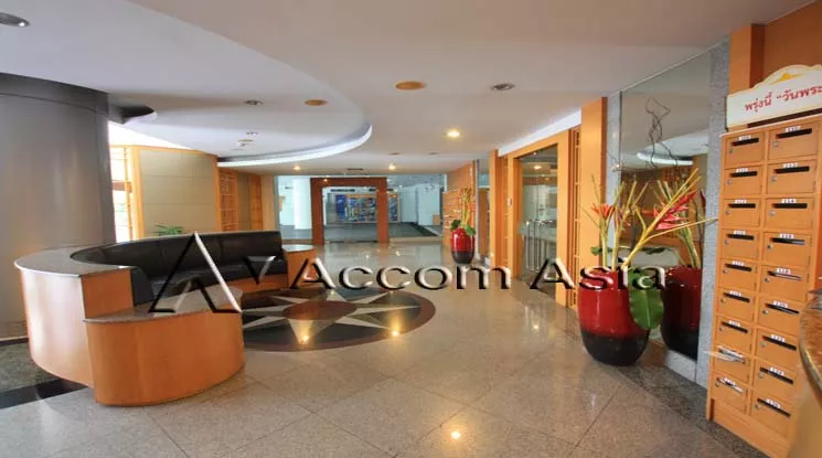  2 Bedrooms  Condominium For Rent in Sukhumvit, Bangkok  near BTS Ploenchit (AA32632)