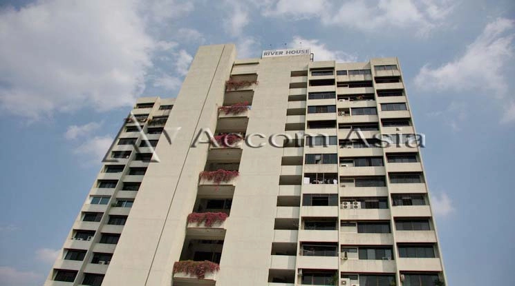  3 br Condominium For Rent in Charoen Nakhon ,Bangkok BTS Krung Thon Buri at River House AA29844