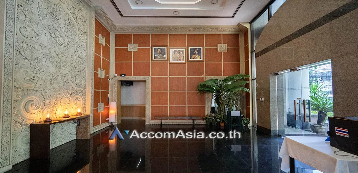  1  3 br Condominium For Rent in Silom ,Bangkok BTS Chong Nonsi at Pearl Garden AA24726