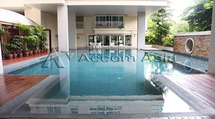  2 Bedrooms  Condominium For Sale in Sathorn, Bangkok  near MRT Lumphini (AA32616)