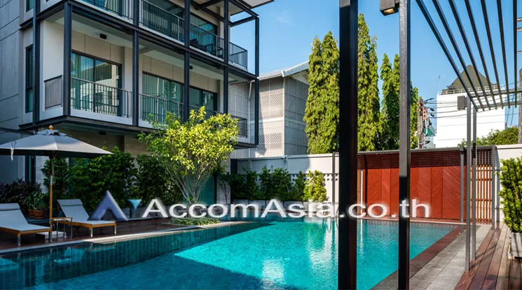  2 br Apartment For Rent in Ploenchit ,Bangkok BTS Ploenchit at Step to Lumpini Park AA30386