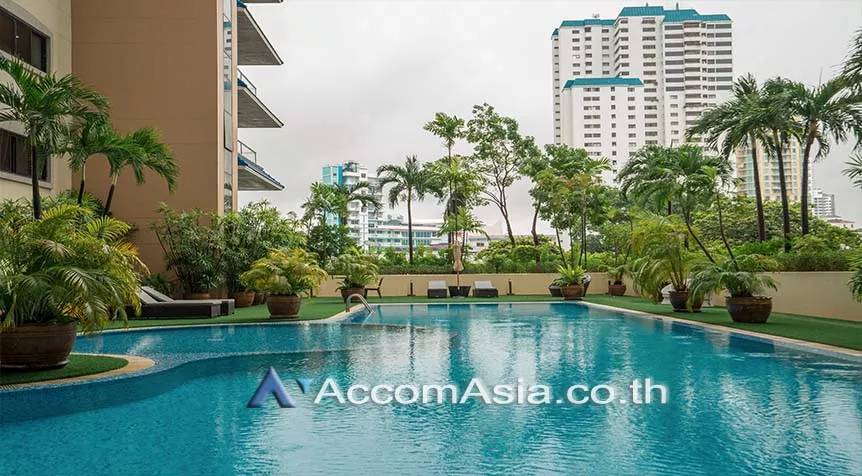 Pet friendly |  3 Bedrooms  Apartment For Rent in Sukhumvit, Bangkok  near BTS Asok - MRT Sukhumvit (310193)