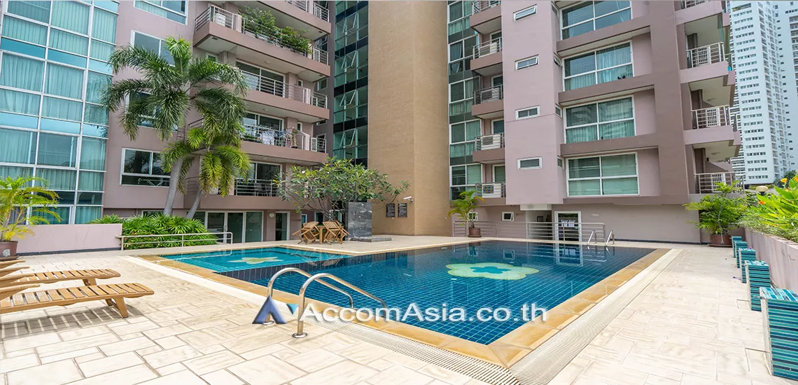  2 Bedrooms  Condominium For Rent in Sukhumvit, Bangkok  near BTS Phrom Phong (AA10166)