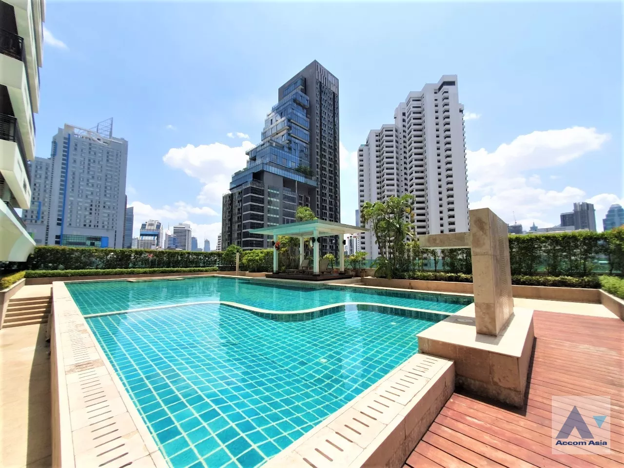  1 Bedroom  Condominium For Rent in Sukhumvit, Bangkok  near BTS Nana (1514151)