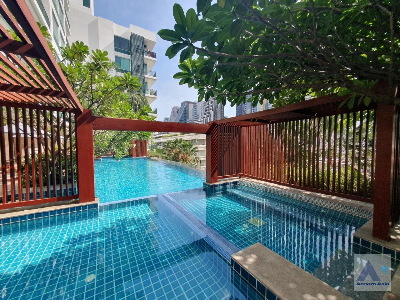  1 Bedroom  Condominium For Rent & Sale in Sukhumvit, Bangkok  near BTS Asok - MRT Sukhumvit (AA13613)