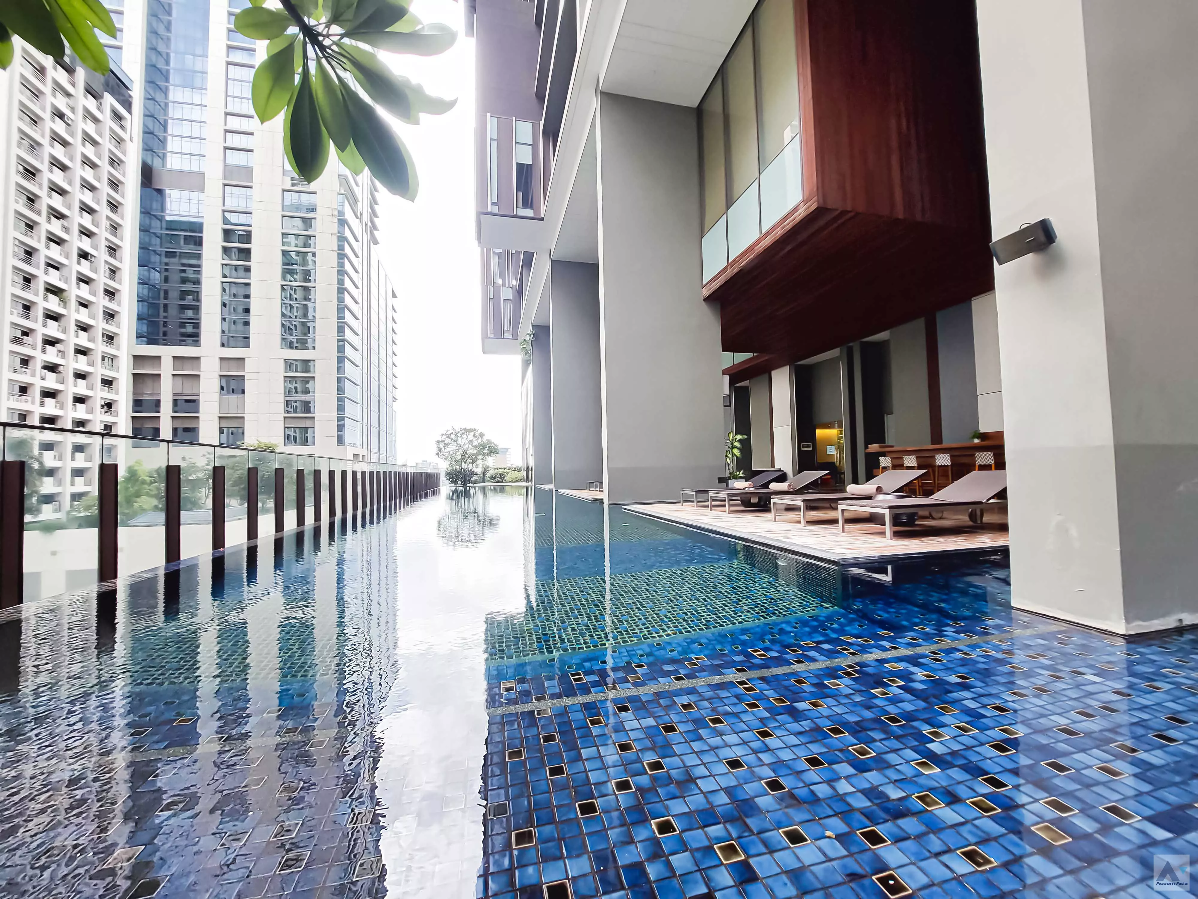  3 br Condominium For Rent in Ploenchit ,Bangkok BTS Ratchadamri at Hansar Residence AA40596