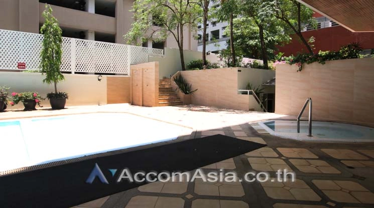  4 br Apartment For Rent in Ploenchit ,Bangkok BTS Ratchadamri at High rise and Peaceful 1417324