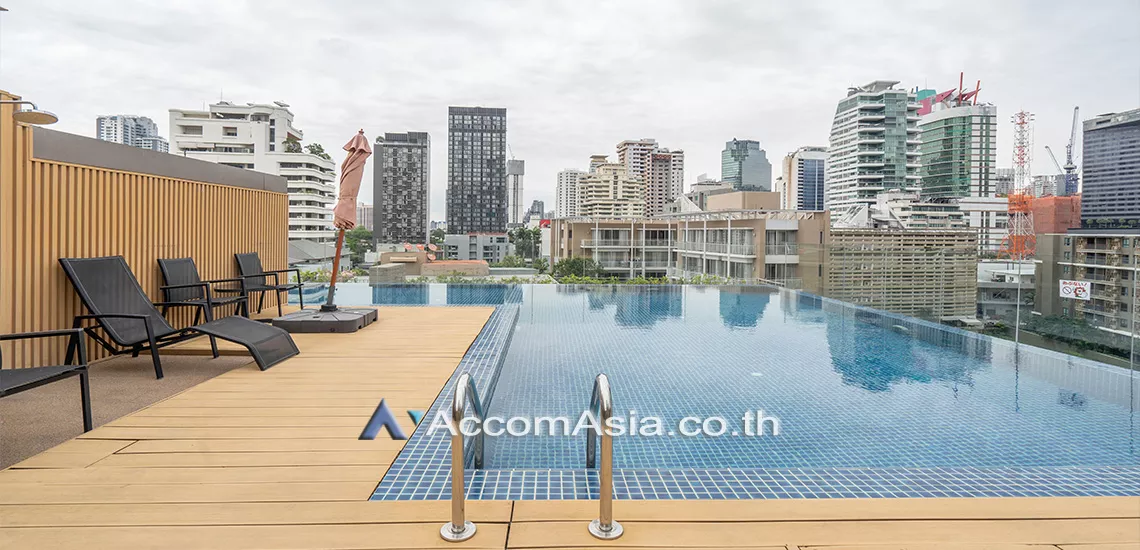  2 Bedrooms  Apartment For Rent in Sukhumvit, Bangkok  near BTS Asok - MRT Sukhumvit (AA34400)