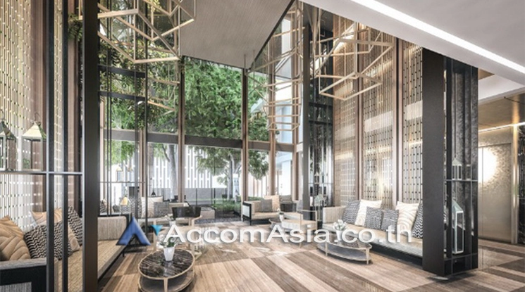  3 Bedrooms  Condominium For Rent in Ploenchit, Bangkok  (AA36168)