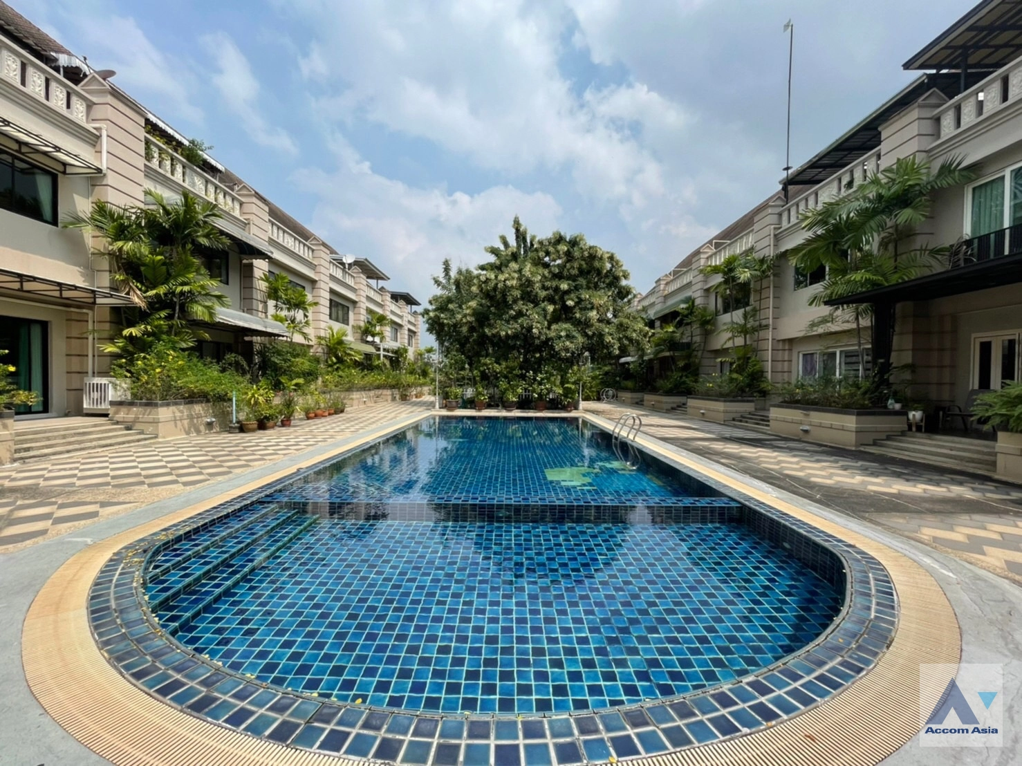  1 Ban Suan Kasemsuwan - Townhouse - Sukhumvit - Bangkok / Accomasia