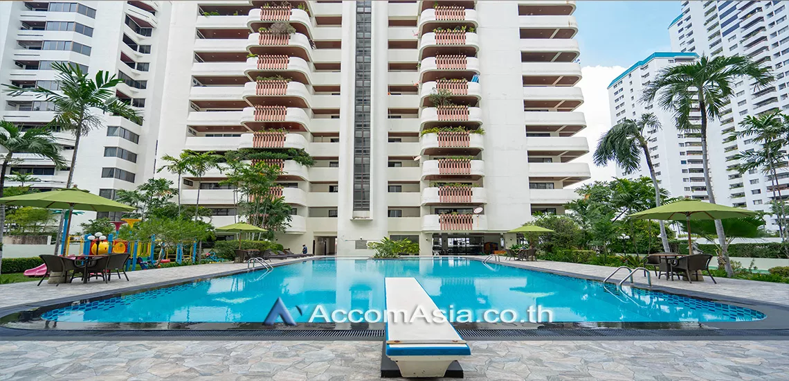 Big Balcony, Pet friendly |  3 Bedrooms  Apartment For Rent in Sukhumvit, Bangkok  near BTS Asok - MRT Sukhumvit (110070)