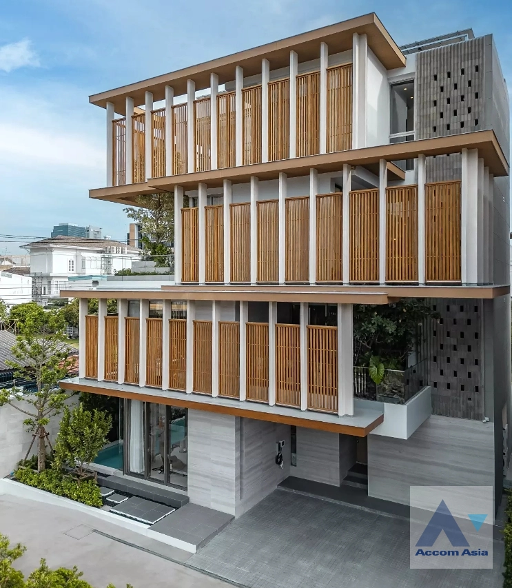  5 br House For Sale in Phaholyothin ,Bangkok BTS Ari at VI Ari AA41372