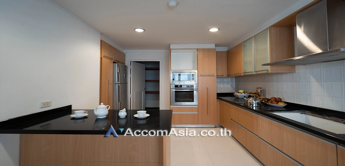 Big Balcony, Pet friendly |  3 Bedrooms  Apartment For Rent in Sukhumvit, Bangkok  near BTS Asok - MRT Sukhumvit (110069)