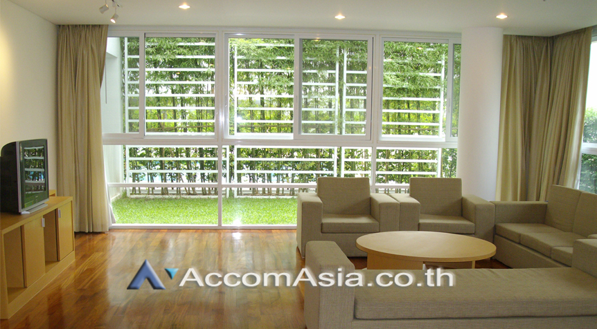 Pet friendly |  3 Bedrooms  Apartment For Rent in Sukhumvit, Bangkok  near BTS Ekkamai (210273)