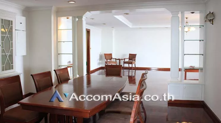  3 Bedrooms  Condominium For Rent in Sukhumvit, Bangkok  near BTS Phrom Phong (1510343)