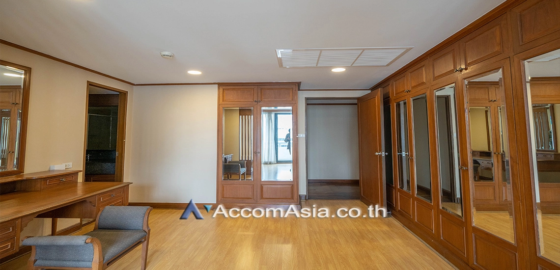 4  3 br Condominium For Rent in Ploenchit ,Bangkok BTS Chitlom at Somkid Gardens 1510365