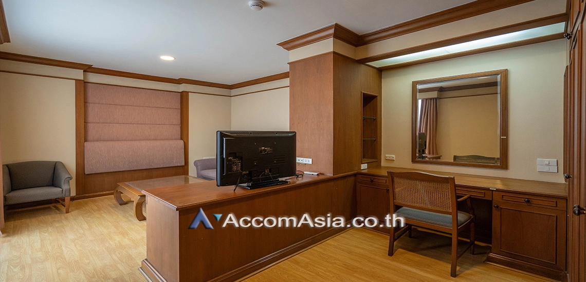 5  3 br Condominium For Rent in Ploenchit ,Bangkok BTS Chitlom at Somkid Gardens 1510365