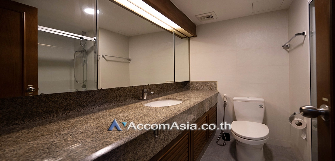 9  3 br Condominium For Rent in Ploenchit ,Bangkok BTS Chitlom at Somkid Gardens 1510365