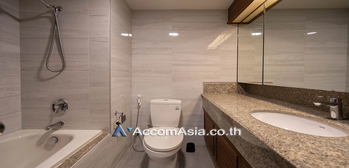 10  3 br Condominium For Rent in Ploenchit ,Bangkok BTS Chitlom at Somkid Gardens 1510365