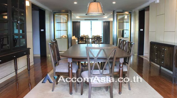  3 Bedrooms  Apartment For Rent in Sukhumvit, Bangkok  near BTS Asok (1001901)