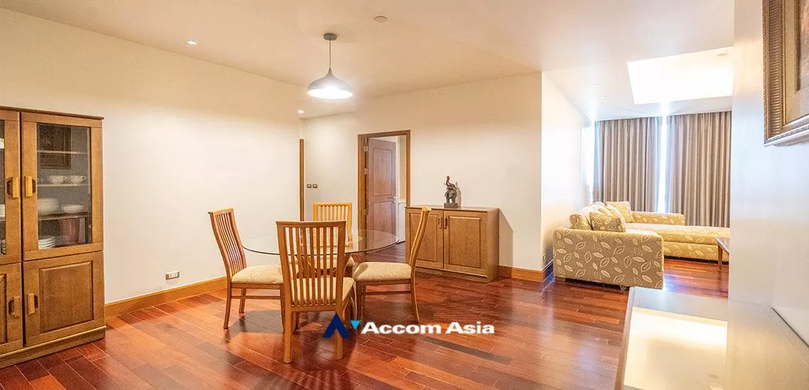  2 Bedrooms  Condominium For Rent in Sathorn, Bangkok  near BTS Chong Nonsi (1510403)