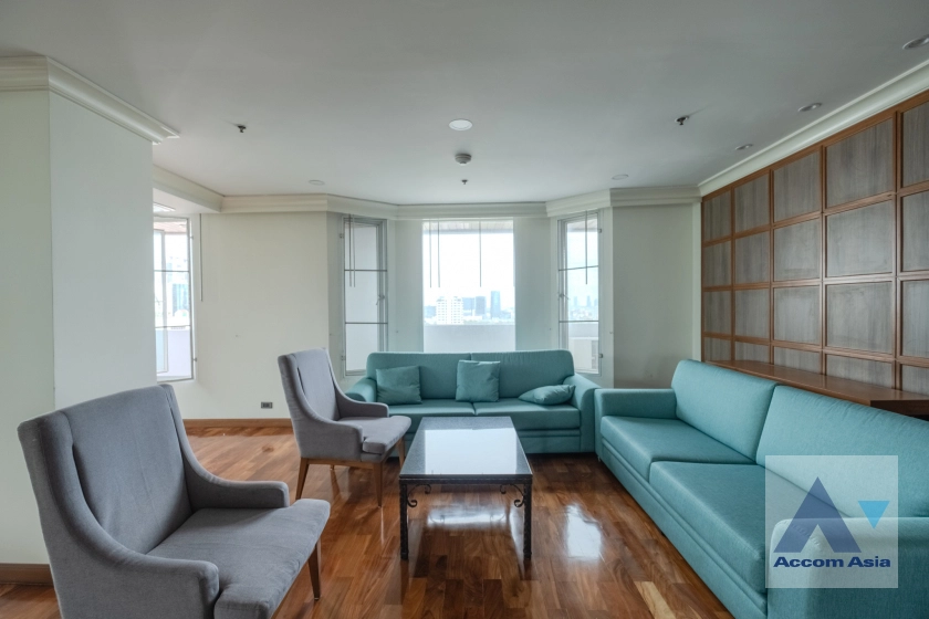 Big Balcony |  3 Bedrooms  Apartment For Rent in Sukhumvit, Bangkok  near BTS Nana (1410527)