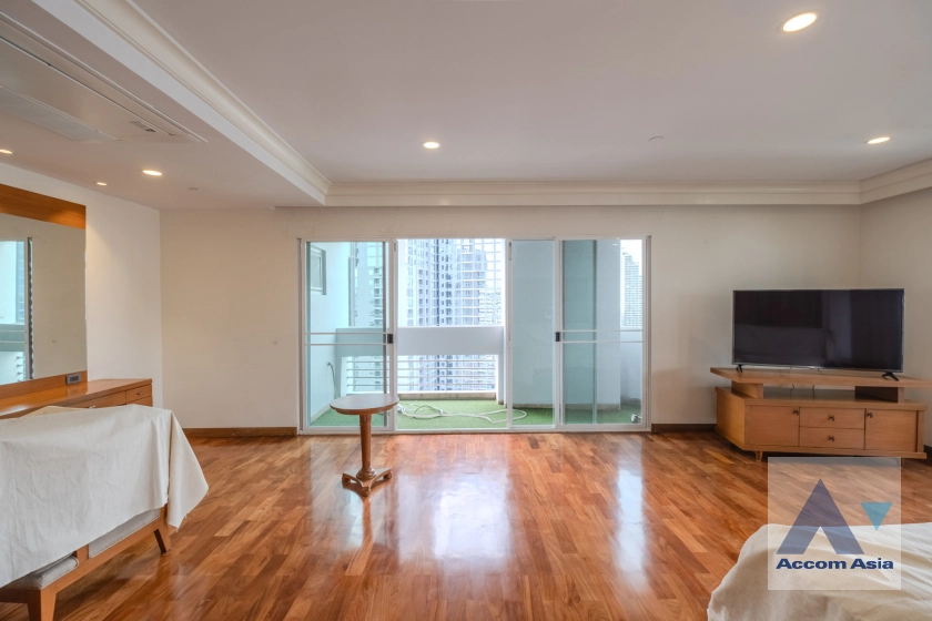 15  3 br Apartment For Rent in Sukhumvit ,Bangkok BTS Nana at Fully Furnished Suites 1410527