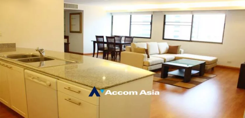  2 Bedrooms  Apartment For Rent in Ploenchit, Bangkok  near BTS Ratchadamri (1510546)