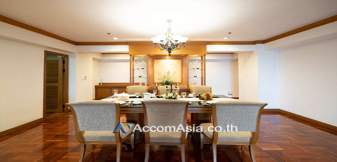 Pet friendly |  3 Bedrooms  Apartment For Rent in Sukhumvit, Bangkok  near BTS Phrom Phong (18534)