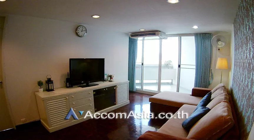  2 Bedrooms  Condominium For Rent in Sukhumvit, Bangkok  near BTS Ekkamai (28539)