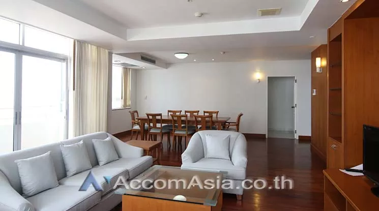  3 Bedrooms  Apartment For Rent in Sukhumvit, Bangkok  near BTS Phrom Phong (1002101)