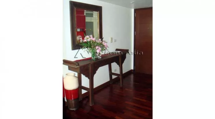  Condominium For Rent in Ploenchit, Bangkok  near BTS Chitlom (28664)