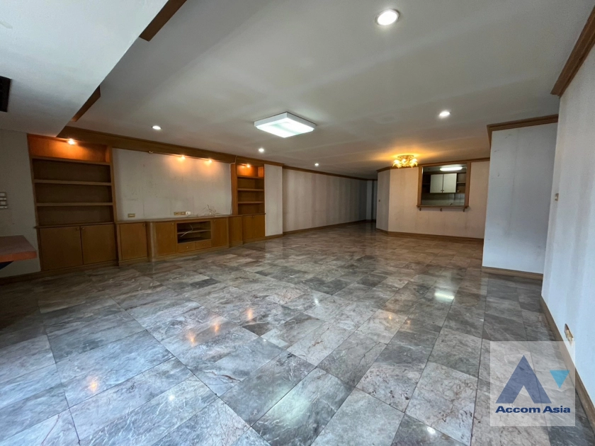  3 Bedrooms  Condominium For Sale in Sukhumvit, Bangkok  near BTS Asok - MRT Sukhumvit (1510750)