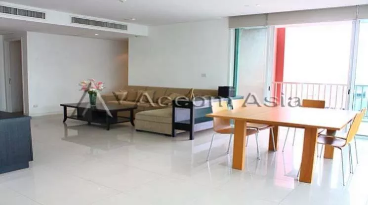 Pet friendly |  3 Bedrooms  Condominium For Rent in Sukhumvit, Bangkok  near BTS Ekkamai (1510902)