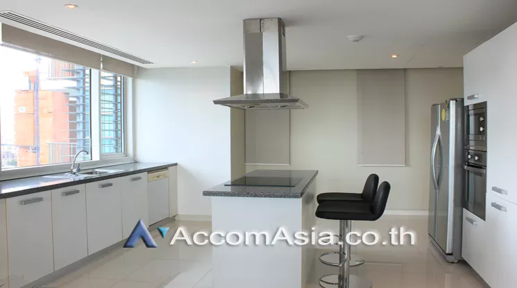 Pet friendly |  3 Bedrooms  Condominium For Rent in Sukhumvit, Bangkok  near BTS Ekkamai (1510903)