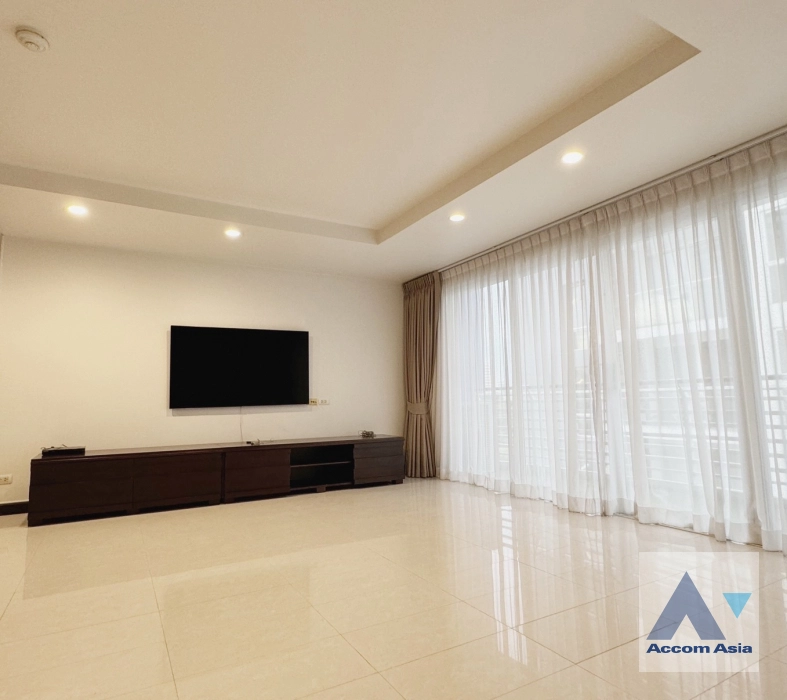  1  3 br Condominium For Sale in Sukhumvit ,Bangkok BTS Ekkamai at Avenue 61 1511024