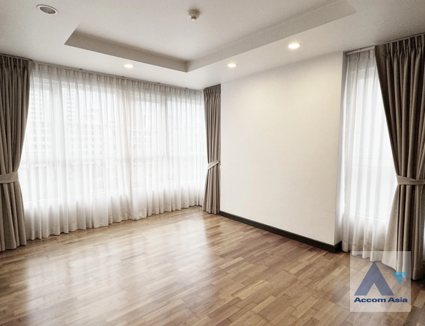 5  3 br Condominium For Sale in Sukhumvit ,Bangkok BTS Ekkamai at Avenue 61 1511024