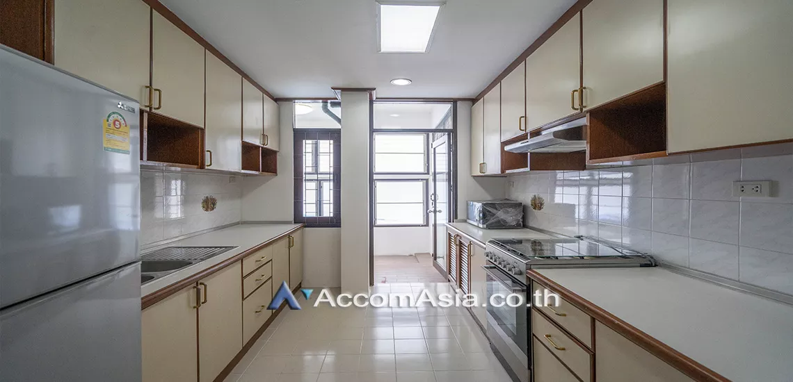  1  2 br Apartment For Rent in Sukhumvit ,Bangkok BTS Thong Lo at Greenery garden and privacy 1411052