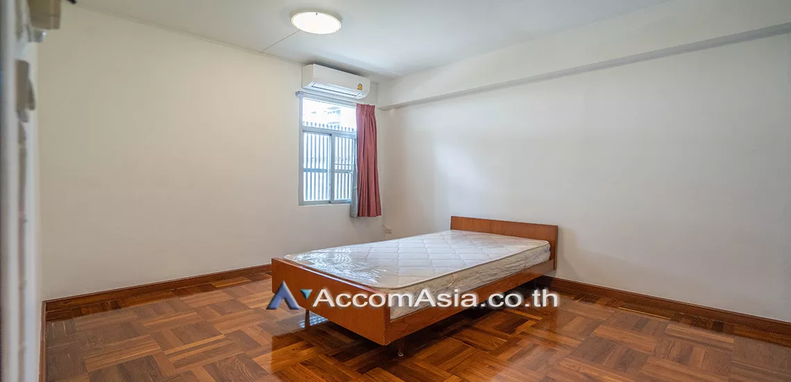  2 Bedrooms  Apartment For Rent in Sukhumvit, Bangkok  near BTS Thong Lo (1411052)