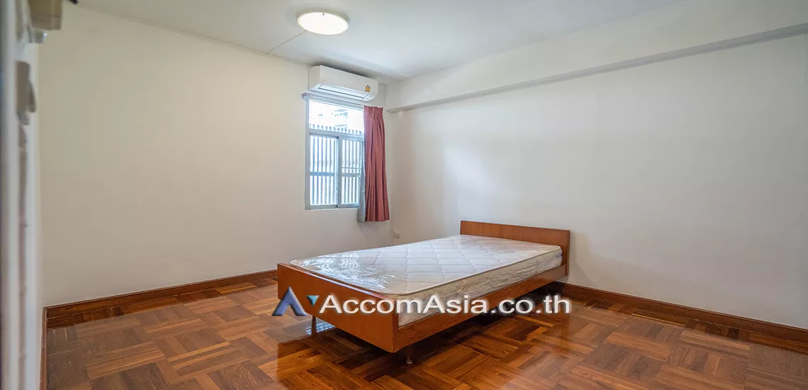 4  2 br Apartment For Rent in Sukhumvit ,Bangkok BTS Thong Lo at Greenery garden and privacy 1411052