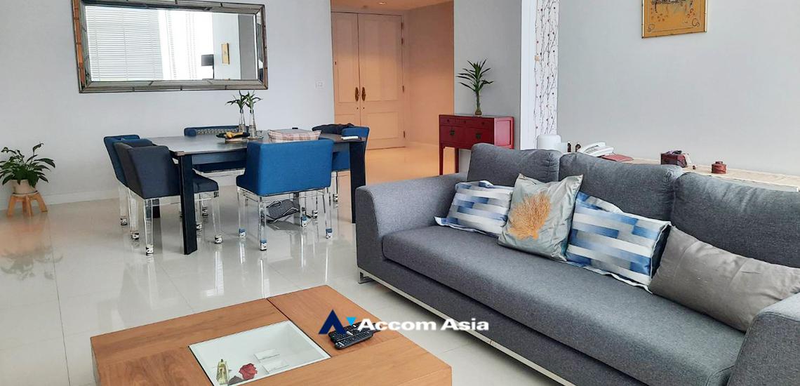  3 Bedrooms  Condominium For Sale in Ploenchit, Bangkok  near BTS Ploenchit (2311074)