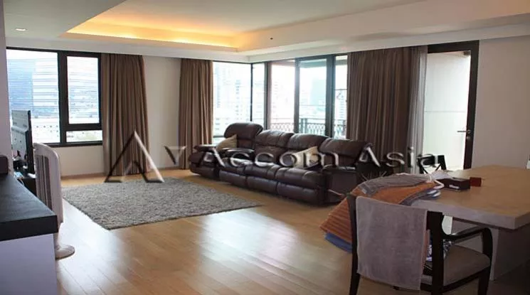  3 Bedrooms  Condominium For Rent in Ploenchit, Bangkok  near BTS Ploenchit - MRT Lumphini (1511082)