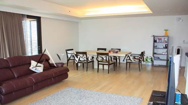  3 Bedrooms  Condominium For Rent in Ploenchit, Bangkok  near BTS Ploenchit - MRT Lumphini (1511082)