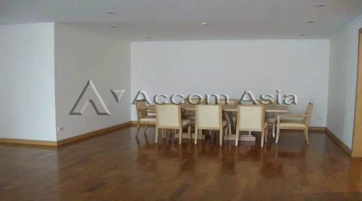  3 Bedrooms  Apartment For Rent in Sukhumvit, Bangkok  near BTS Phrom Phong (1411164)