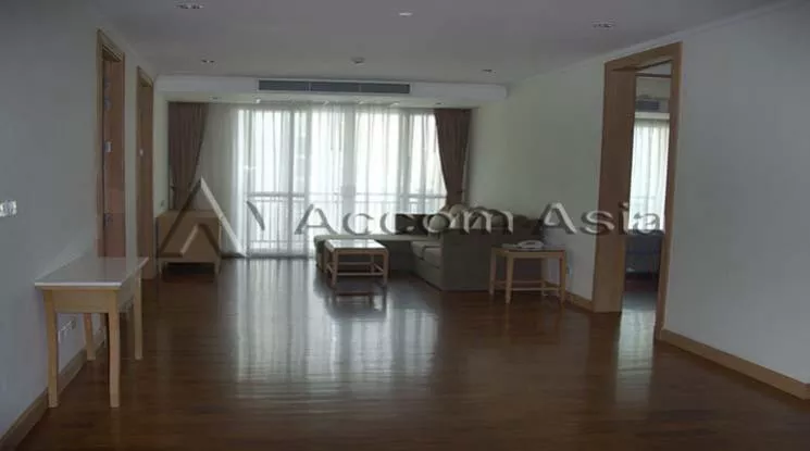  3 Bedrooms  Apartment For Rent in Sukhumvit, Bangkok  near BTS Phrom Phong (1411164)