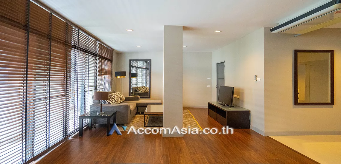  2 Bedrooms  Apartment For Rent in Sukhumvit, Bangkok  near BTS Phrom Phong (1411220)