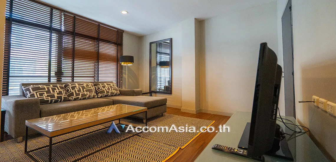  2 Bedrooms  Apartment For Rent in Sukhumvit, Bangkok  near BTS Phrom Phong (1411220)